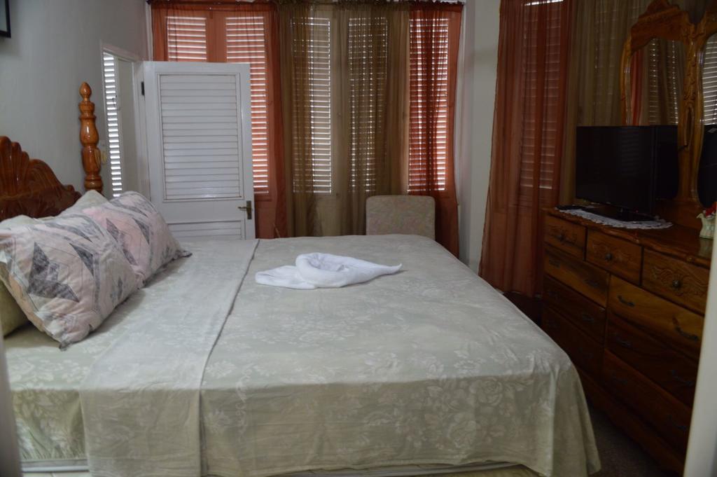 Chill On The Hill Apartment โอโชรีโอส ภายนอก รูปภาพ