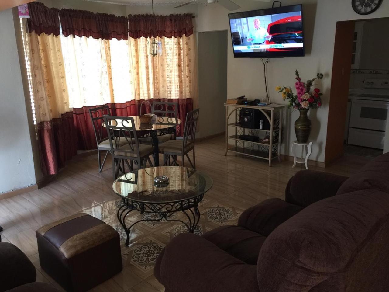 Chill On The Hill Apartment โอโชรีโอส ภายนอก รูปภาพ